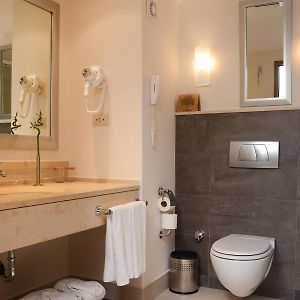 Triple Room Land View